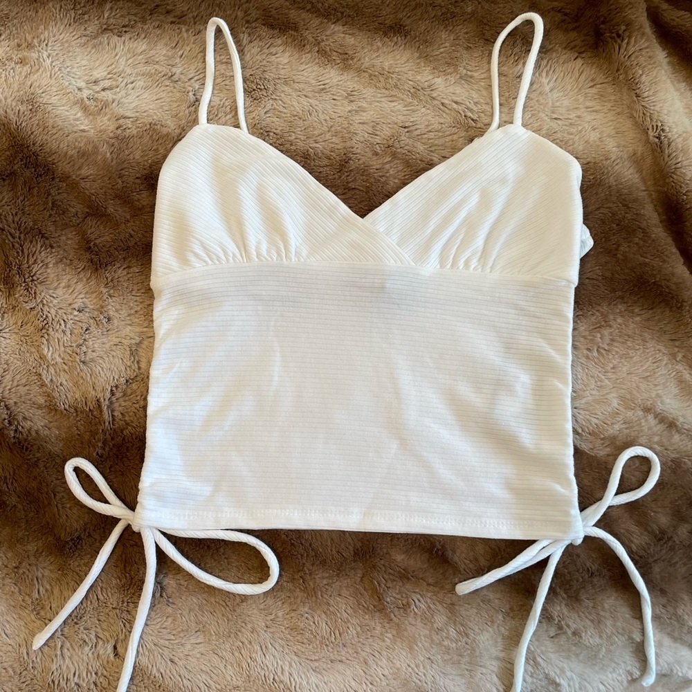 White Forever 21 Crop Tank Top. Size Medium.